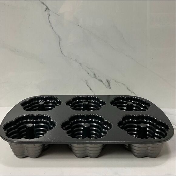 NORDIC WARE Festival Muffin Pan - Picture 2 of 4